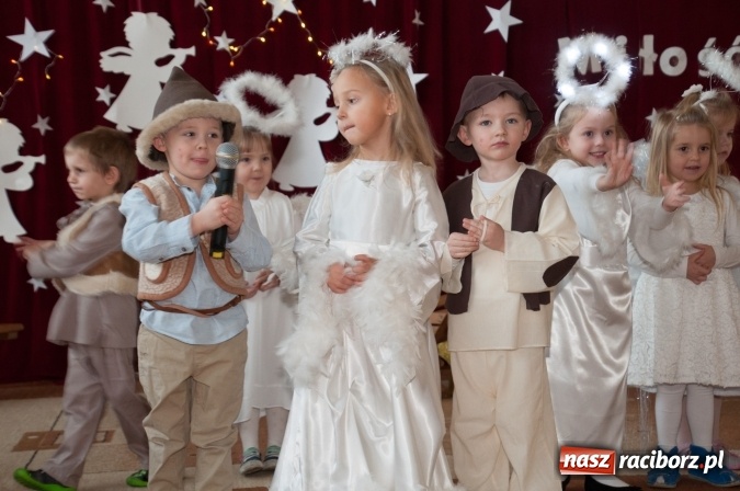 Zdjęcie w galerii na portalu naszraciborz.pl: Maleńka przyszła Miłość... do przedszkola w Markowicach wiadomości z regionu