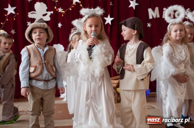 Zdjęcie w galerii na portalu naszraciborz.pl: Maleńka przyszła Miłość... do przedszkola w Markowicach wiadomości z regionu