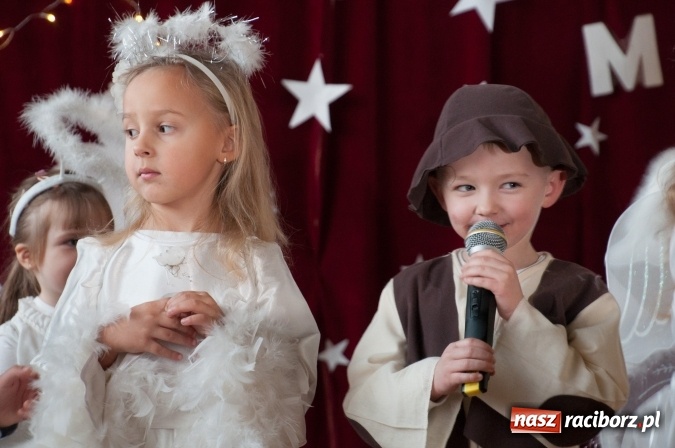 Zdjęcie w galerii na portalu naszraciborz.pl: Maleńka przyszła Miłość... do przedszkola w Markowicach wiadomości z regionu
