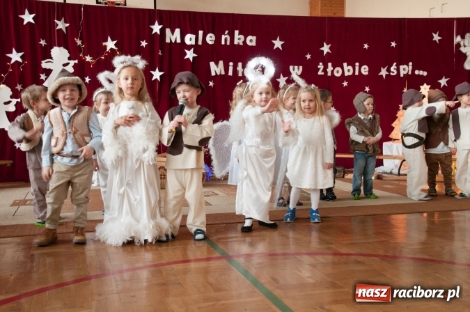 Zdjęcie w galerii na portalu naszraciborz.pl: Maleńka przyszła Miłość... do przedszkola w Markowicach wiadomości z regionu