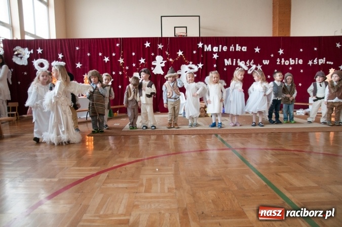 Zdjęcie w galerii na portalu naszraciborz.pl: Maleńka przyszła Miłość... do przedszkola w Markowicach wiadomości z regionu