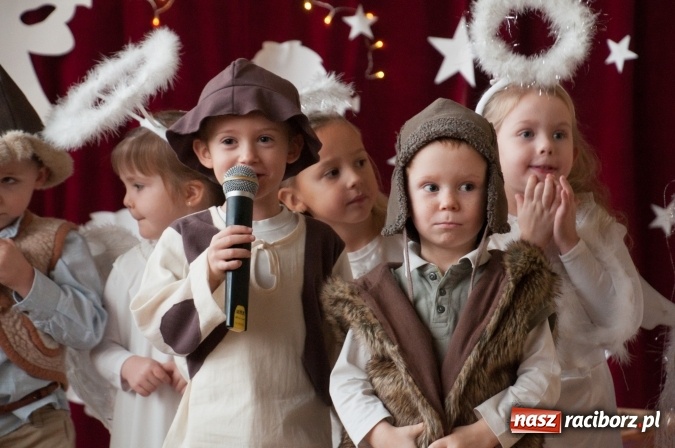 Zdjęcie w galerii na portalu naszraciborz.pl: Maleńka przyszła Miłość... do przedszkola w Markowicach wiadomości z regionu