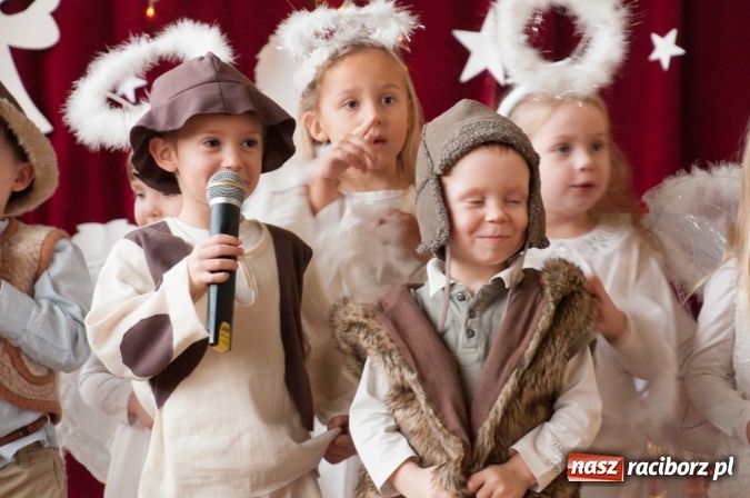 Zdjęcie w galerii na portalu naszraciborz.pl: Maleńka przyszła Miłość... do przedszkola w Markowicach wiadomości z regionu