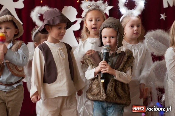 Zdjęcie w galerii na portalu naszraciborz.pl: Maleńka przyszła Miłość... do przedszkola w Markowicach wiadomości z regionu