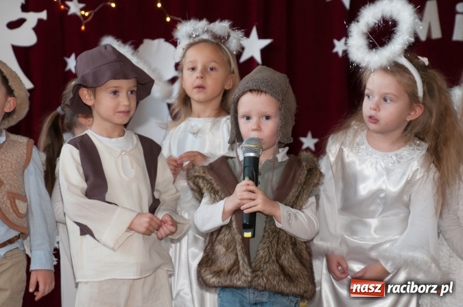 Zdjęcie w galerii na portalu naszraciborz.pl: Maleńka przyszła Miłość... do przedszkola w Markowicach wiadomości z regionu