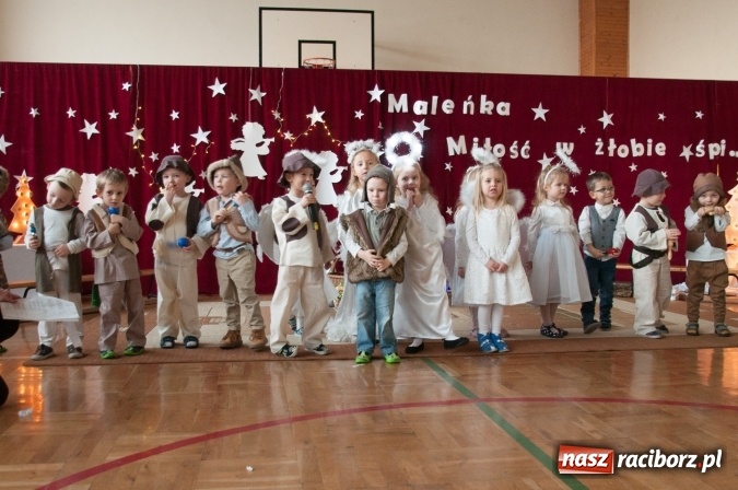 Zdjęcie w galerii na portalu naszraciborz.pl: Maleńka przyszła Miłość... do przedszkola w Markowicach wiadomości z regionu