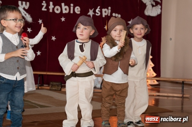 Zdjęcie w galerii na portalu naszraciborz.pl: Maleńka przyszła Miłość... do przedszkola w Markowicach wiadomości z regionu