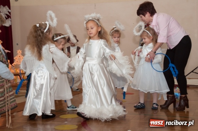 Zdjęcie w galerii na portalu naszraciborz.pl: Maleńka przyszła Miłość... do przedszkola w Markowicach wiadomości z regionu