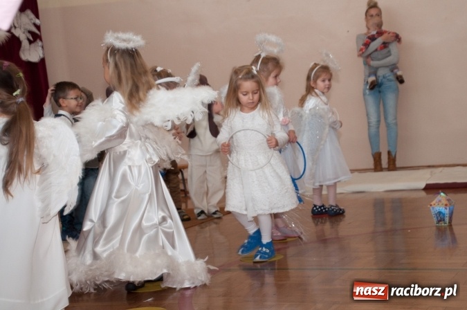 Zdjęcie w galerii na portalu naszraciborz.pl: Maleńka przyszła Miłość... do przedszkola w Markowicach wiadomości z regionu