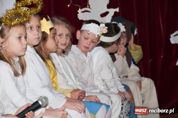 Zdjęcie w galerii na portalu naszraciborz.pl: Maleńka przyszła Miłość... do przedszkola w Markowicach wiadomości z regionu