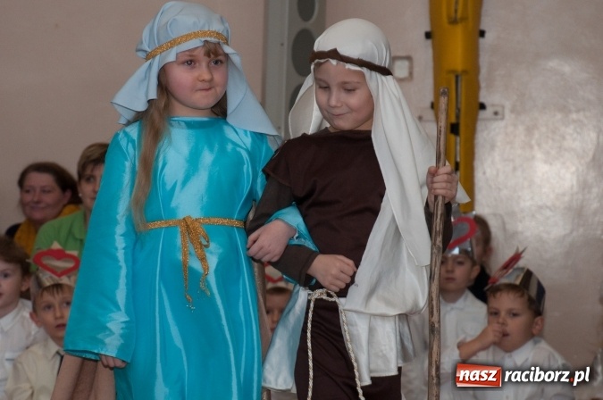 Zdjęcie w galerii na portalu naszraciborz.pl: Maleńka przyszła Miłość... do przedszkola w Markowicach wiadomości z regionu