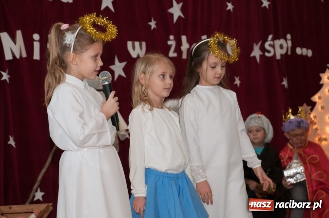 Zdjęcie w galerii na portalu naszraciborz.pl: Maleńka przyszła Miłość... do przedszkola w Markowicach wiadomości z regionu