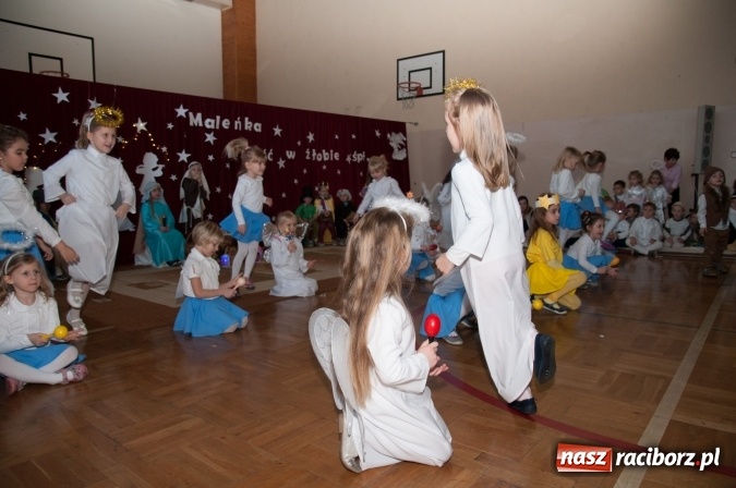 Zdjęcie w galerii na portalu naszraciborz.pl: Maleńka przyszła Miłość... do przedszkola w Markowicach wiadomości z regionu