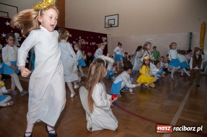 Zdjęcie w galerii na portalu naszraciborz.pl: Maleńka przyszła Miłość... do przedszkola w Markowicach wiadomości z regionu