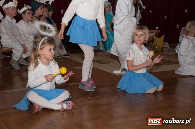 Zdjęcie w galerii na portalu naszraciborz.pl: Maleńka przyszła Miłość... do przedszkola w Markowicach wiadomości z regionu
