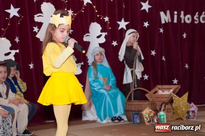 Zdjęcie w galerii na portalu naszraciborz.pl: Maleńka przyszła Miłość... do przedszkola w Markowicach wiadomości z regionu