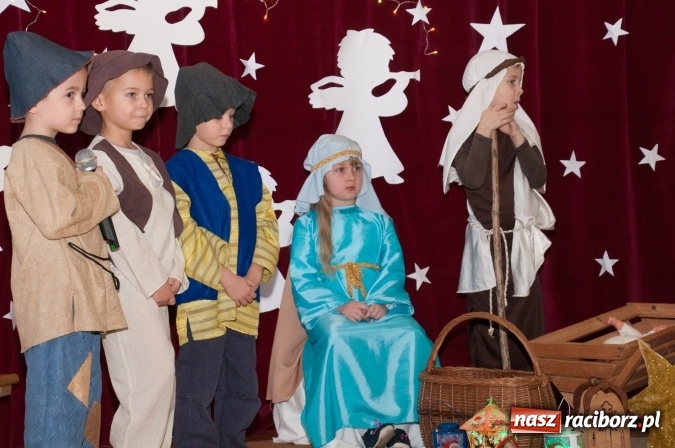 Zdjęcie w galerii na portalu naszraciborz.pl: Maleńka przyszła Miłość... do przedszkola w Markowicach wiadomości z regionu