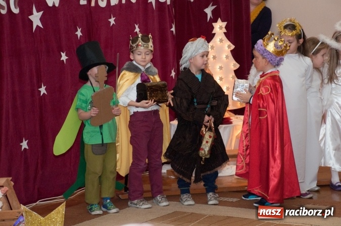 Zdjęcie w galerii na portalu naszraciborz.pl: Maleńka przyszła Miłość... do przedszkola w Markowicach wiadomości z regionu