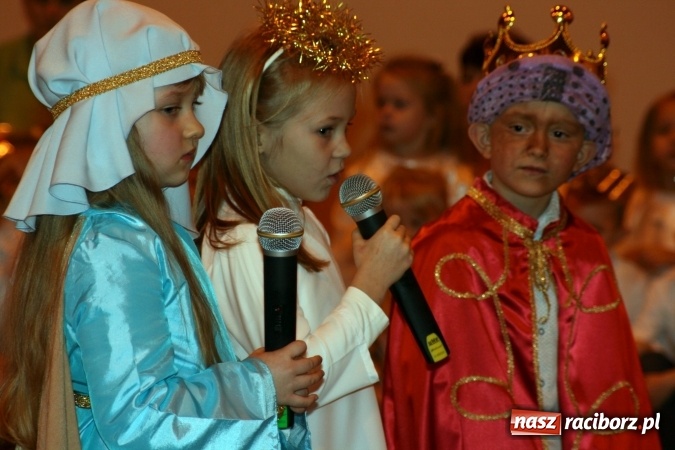 Zdjęcie w galerii na portalu naszraciborz.pl: Maleńka przyszła Miłość... do przedszkola w Markowicach wiadomości z regionu