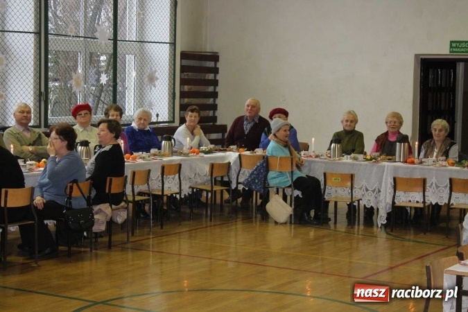 Zdjęcie w galerii na portalu naszraciborz.pl: Spotkanie opłatkowe dla seniorów w Sudole  wiadomości z regionu
