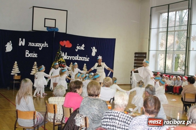 Zdjęcie w galerii na portalu naszraciborz.pl: Spotkanie opłatkowe dla seniorów w Sudole  wiadomości z regionu