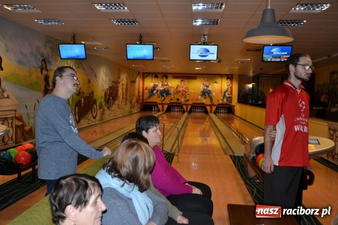 Zdjęcie w galerii na portalu naszraciborz.pl: Pierwszy turniej bowlingowy dla osób niepełnosprawnych  wiadomości z regionu