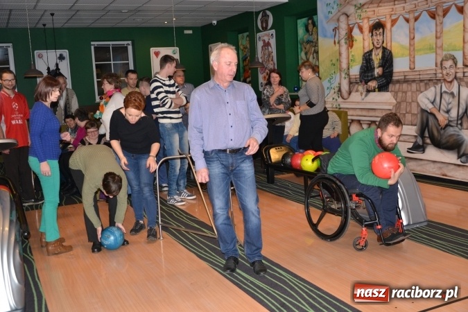 Zdjęcie w galerii na portalu naszraciborz.pl: Pierwszy turniej bowlingowy dla osób niepełnosprawnych  wiadomości z regionu