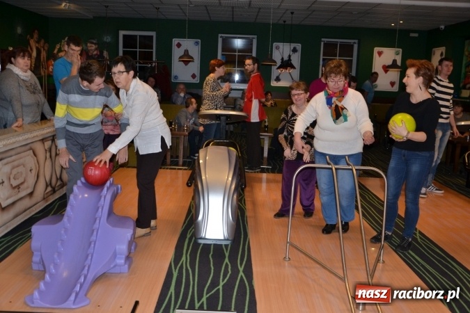 Zdjęcie w galerii na portalu naszraciborz.pl: Pierwszy turniej bowlingowy dla osób niepełnosprawnych  wiadomości z regionu