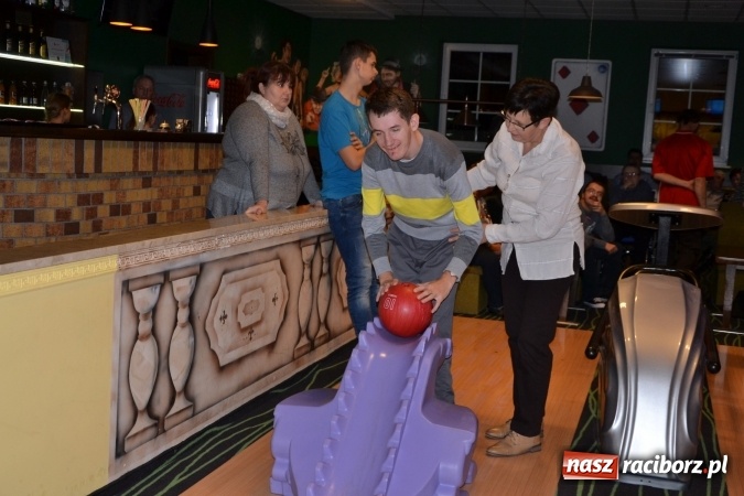 Zdjęcie w galerii na portalu naszraciborz.pl: Pierwszy turniej bowlingowy dla osób niepełnosprawnych  wiadomości z regionu