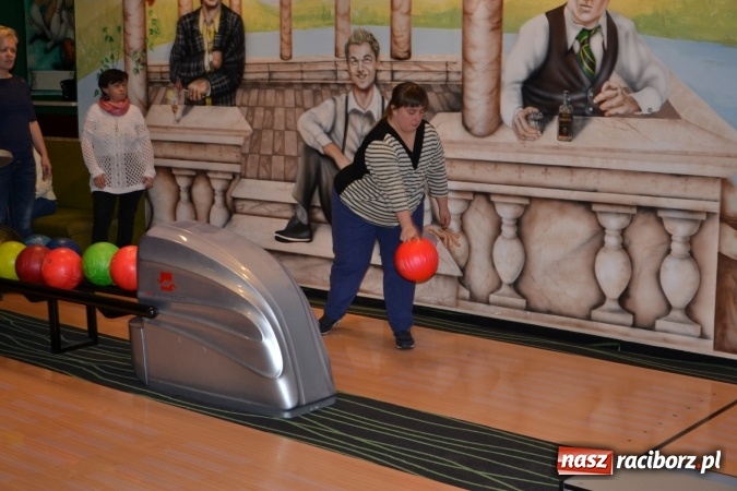 Zdjęcie w galerii na portalu naszraciborz.pl: Pierwszy turniej bowlingowy dla osób niepełnosprawnych  wiadomości z regionu