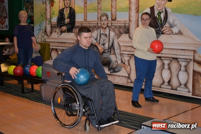 Zdjęcie w galerii na portalu naszraciborz.pl: Pierwszy turniej bowlingowy dla osób niepełnosprawnych  wiadomości z regionu