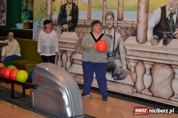 Zdjęcie w galerii na portalu naszraciborz.pl: Pierwszy turniej bowlingowy dla osób niepełnosprawnych  wiadomości z regionu
