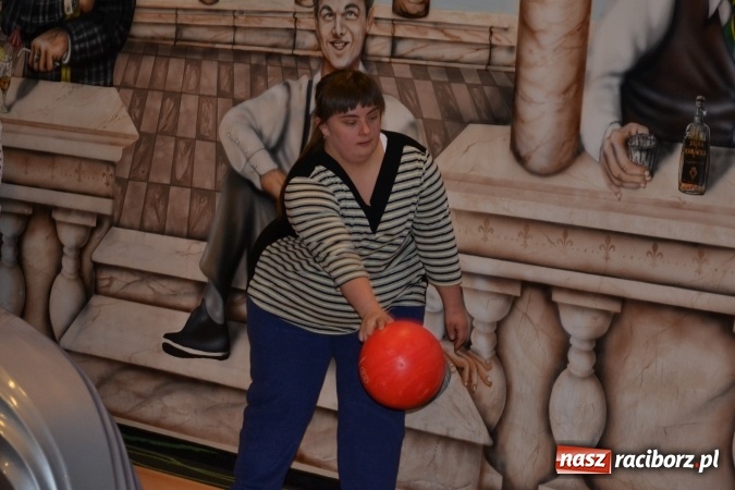 Zdjęcie w galerii na portalu naszraciborz.pl: Pierwszy turniej bowlingowy dla osób niepełnosprawnych  wiadomości z regionu