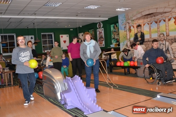 Zdjęcie w galerii na portalu naszraciborz.pl: Pierwszy turniej bowlingowy dla osób niepełnosprawnych  wiadomości z regionu