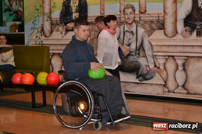 Zdjęcie w galerii na portalu naszraciborz.pl: Pierwszy turniej bowlingowy dla osób niepełnosprawnych  wiadomości z regionu