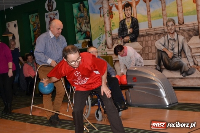 Zdjęcie w galerii na portalu naszraciborz.pl: Pierwszy turniej bowlingowy dla osób niepełnosprawnych  wiadomości z regionu