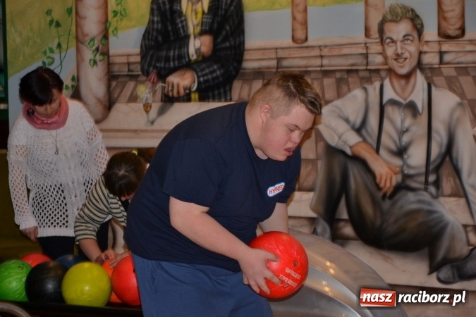 Zdjęcie w galerii na portalu naszraciborz.pl: Pierwszy turniej bowlingowy dla osób niepełnosprawnych  wiadomości z regionu