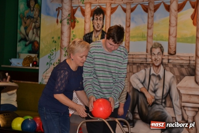 Zdjęcie w galerii na portalu naszraciborz.pl: Pierwszy turniej bowlingowy dla osób niepełnosprawnych  wiadomości z regionu