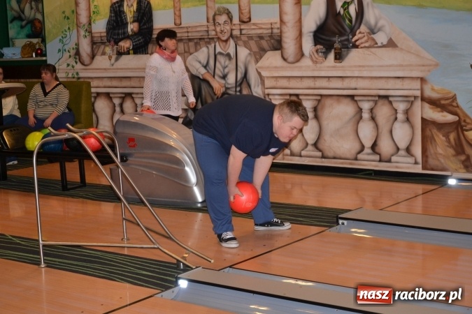 Zdjęcie w galerii na portalu naszraciborz.pl: Pierwszy turniej bowlingowy dla osób niepełnosprawnych  wiadomości z regionu