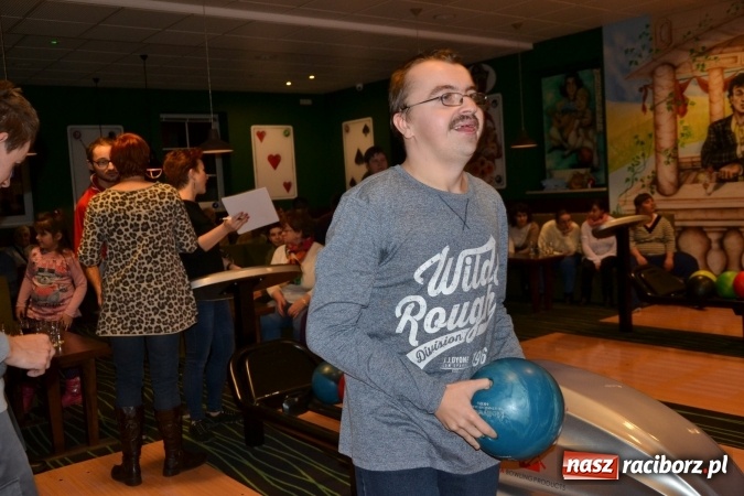 Zdjęcie w galerii na portalu naszraciborz.pl: Pierwszy turniej bowlingowy dla osób niepełnosprawnych  wiadomości z regionu