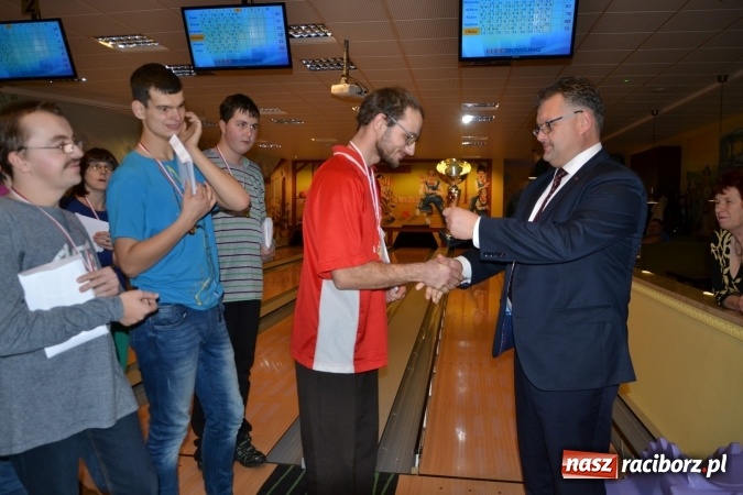 Zdjęcie w galerii na portalu naszraciborz.pl: Pierwszy turniej bowlingowy dla osób niepełnosprawnych  wiadomości z regionu