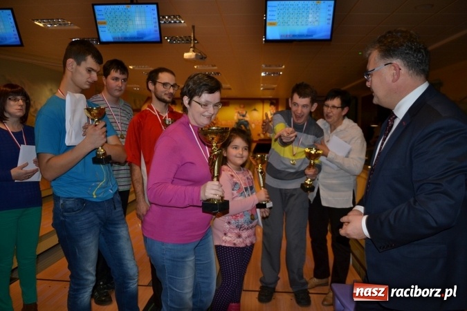 Zdjęcie w galerii na portalu naszraciborz.pl: Pierwszy turniej bowlingowy dla osób niepełnosprawnych  wiadomości z regionu