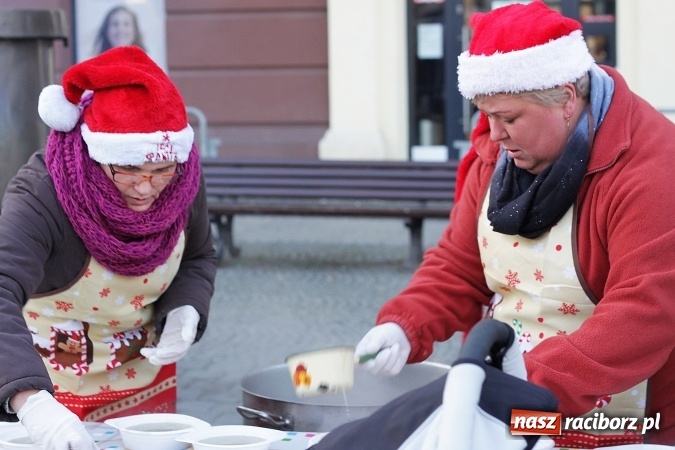 Zdjęcie w galerii na portalu naszraciborz.pl: Żurku megagarnek, czyli jarmarkowa degustacja na raciborskim Rynku wiadomości z regionu