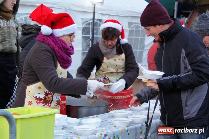 Zdjęcie w galerii na portalu naszraciborz.pl: Żurku megagarnek, czyli jarmarkowa degustacja na raciborskim Rynku wiadomości z regionu