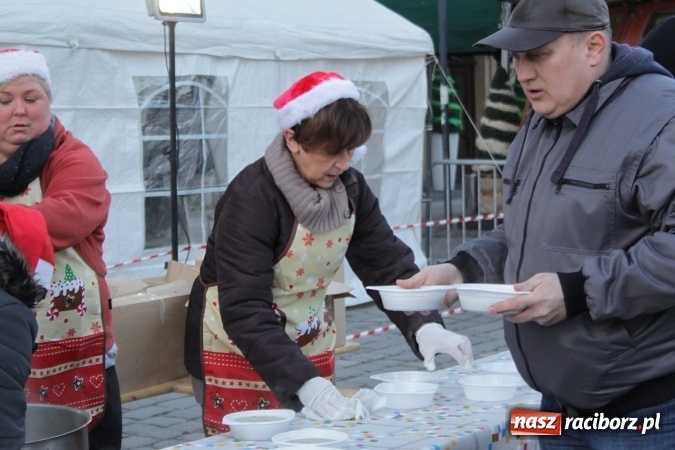 Zdjęcie w galerii na portalu naszraciborz.pl: Żurku megagarnek, czyli jarmarkowa degustacja na raciborskim Rynku wiadomości z regionu