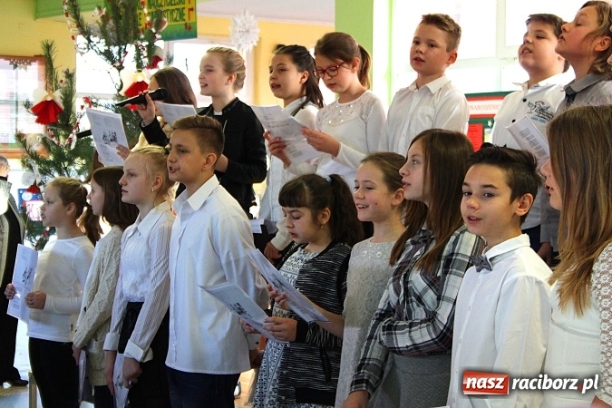 Zdjęcie w galerii na portalu naszraciborz.pl: Dzień otwarty w SP 15. Atrakcji nie zabrakło wiadomości z regionu