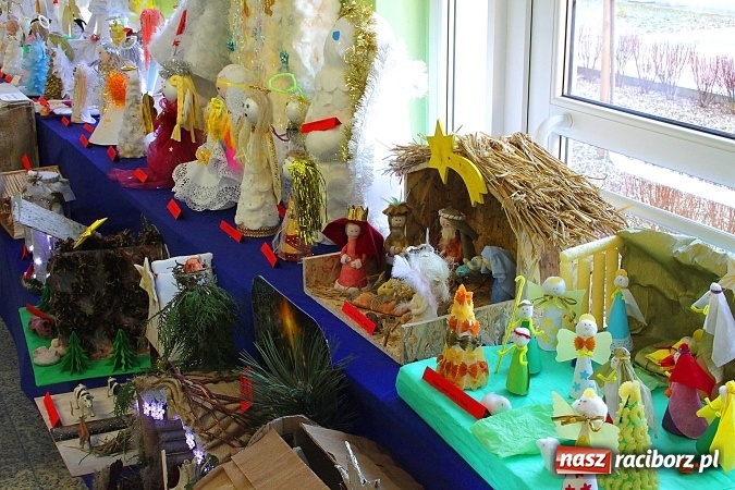 Zdjęcie w galerii na portalu naszraciborz.pl: Dzień otwarty w SP 15. Atrakcji nie zabrakło wiadomości z regionu