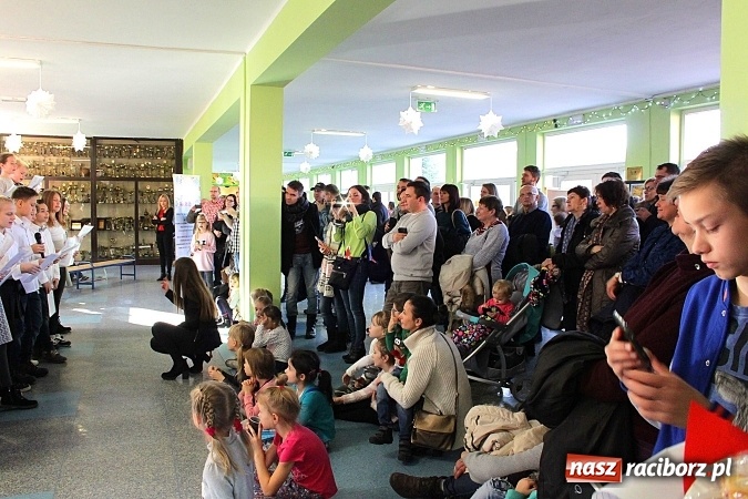 Zdjęcie w galerii na portalu naszraciborz.pl: Dzień otwarty w SP 15. Atrakcji nie zabrakło wiadomości z regionu