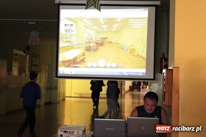 Zdjęcie w galerii na portalu naszraciborz.pl: Dzień otwarty w SP 15. Atrakcji nie zabrakło wiadomości z regionu