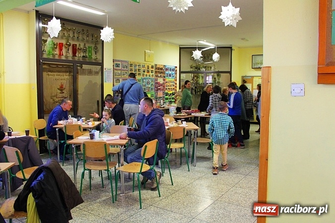 Zdjęcie w galerii na portalu naszraciborz.pl: Dzień otwarty w SP 15. Atrakcji nie zabrakło wiadomości z regionu